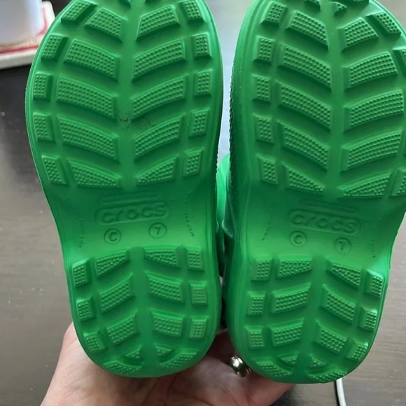 Child’s size 7 Crocs rain boots. Never worn. Green and super lightweight - Picture 3 of 4